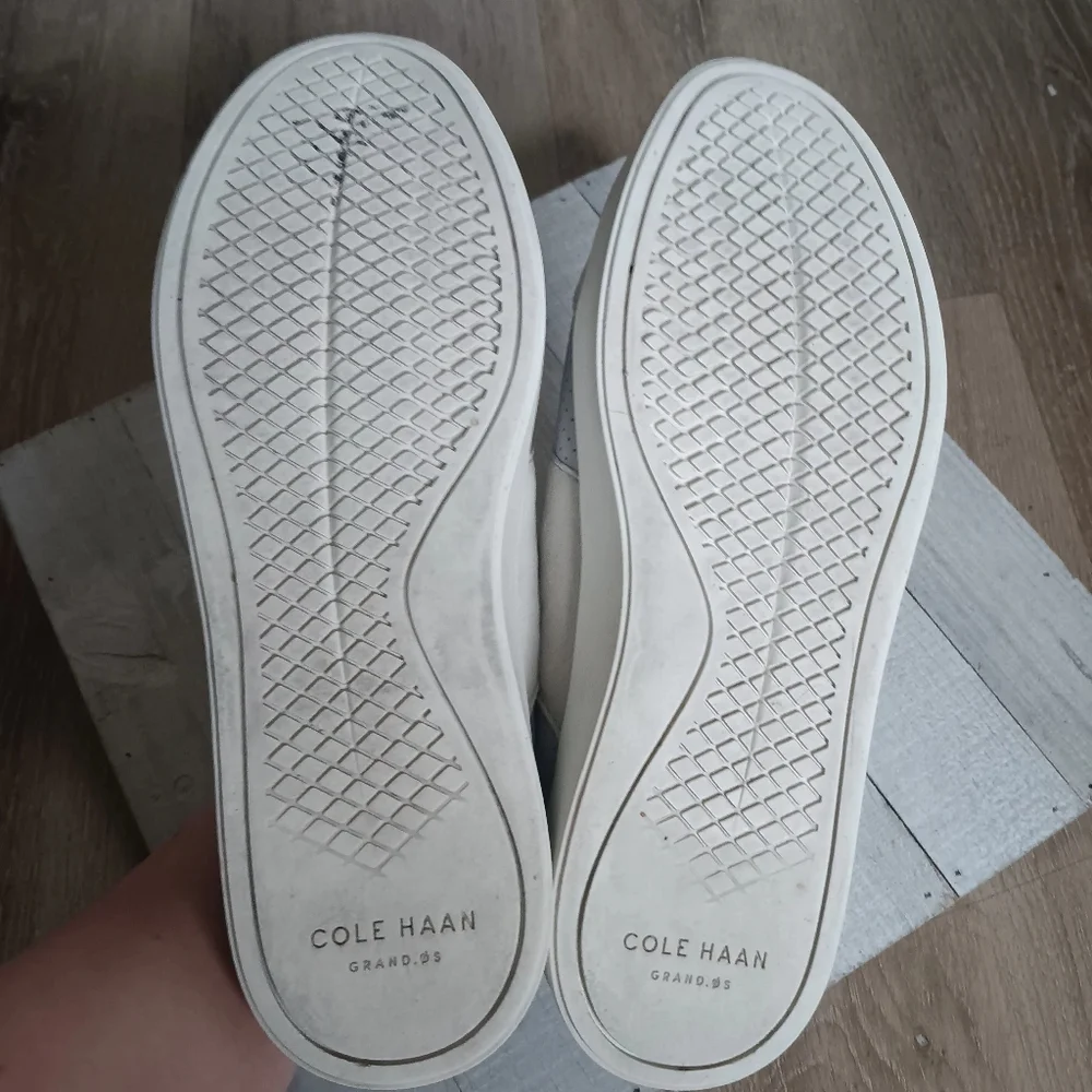 Cole Haan Sz 6.5 Minimalist Casual Gray and White Sneakers